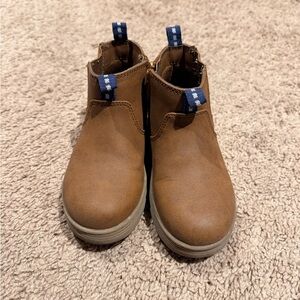 Cat & Jack brown Kids Boots with zipper closure